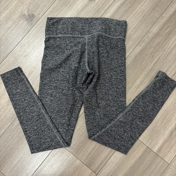PINK YOGA Gray Leggings - Picture 2 of 3
